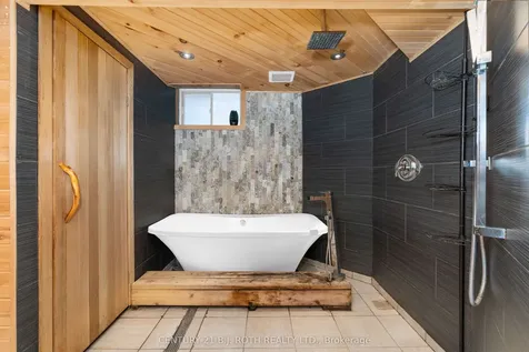 20 Bear Creek Drive Barrie ON L4N 9M6