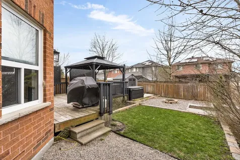 20 Bear Creek Drive Barrie ON L4N 9M6