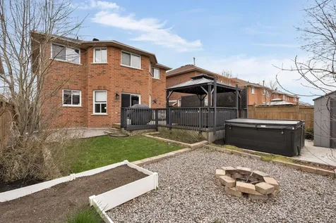 20 Bear Creek Drive Barrie ON L4N 9M6