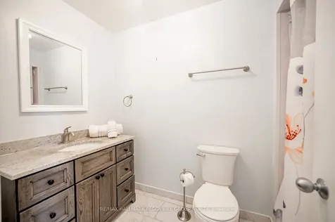 17a Cundles Road E Barrie ON L4M 5L1