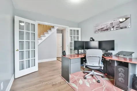 26 Tunbridge Road Barrie ON L4M 6S8