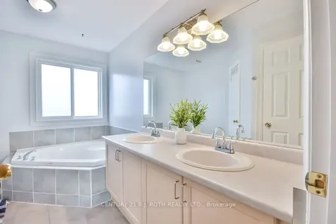 26 Tunbridge Road Barrie ON L4M 6S8