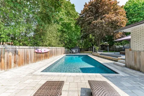 200 Hickory Lane Barrie ON L4N 4J8