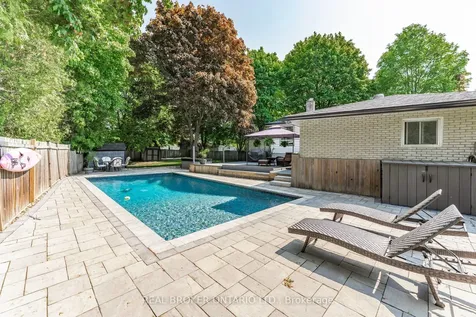 200 Hickory Lane Barrie ON L4N 4J8