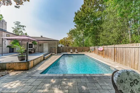 200 Hickory Lane Barrie ON L4N 4J8