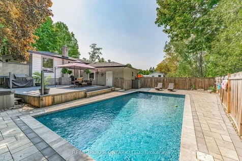 200 Hickory Lane Barrie ON L4N 4J8