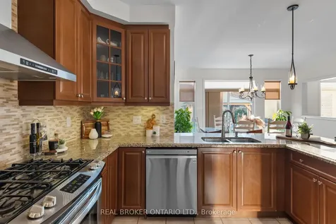 33 Royal Park Boulevard Barrie ON L4N 6M8