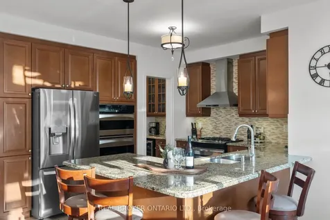 33 Royal Park Boulevard Barrie ON L4N 6M8