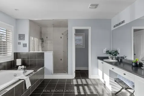 33 Royal Park Boulevard Barrie ON L4N 6M8