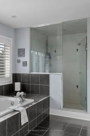 33 Royal Park Boulevard Barrie ON L4N 6M8