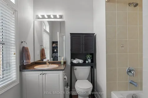 33 Royal Park Boulevard Barrie ON L4N 6M8