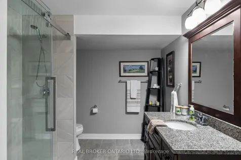 33 Royal Park Boulevard Barrie ON L4N 6M8