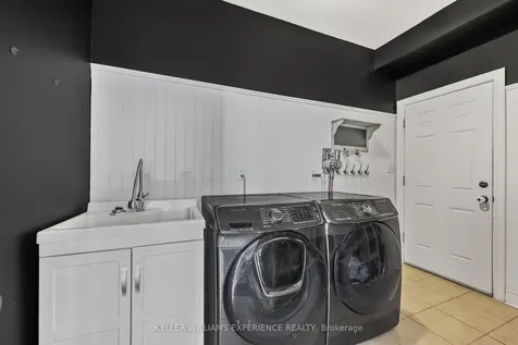 25 Regalia Way Barrie ON L4M 7H7