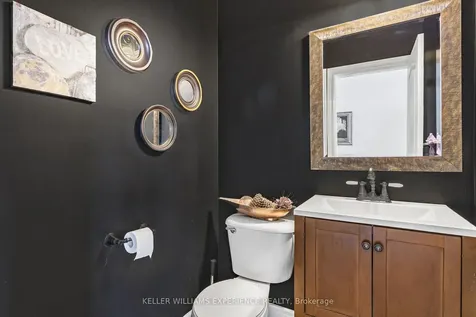 25 Regalia Way Barrie ON L4M 7H7