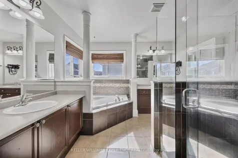 25 Regalia Way Barrie ON L4M 7H7