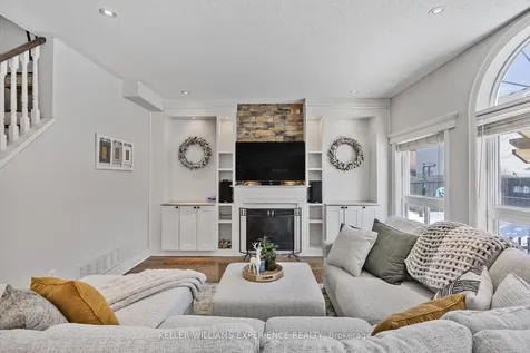 25 Regalia Way Barrie ON L4M 7H7