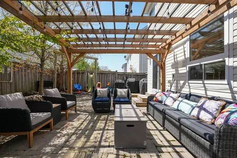 25 Regalia Way Barrie ON L4M 7H7