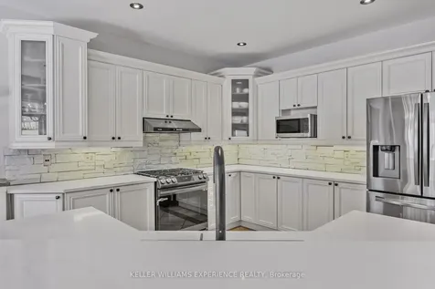 25 Regalia Way Barrie ON L4M 7H7