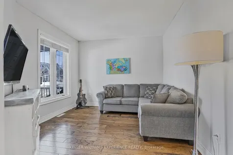 25 Regalia Way Barrie ON L4M 7H7