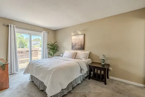 20 Shelley Lane Barrie ON L4N 4X8