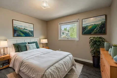 20 Shelley Lane Barrie ON L4N 4X8