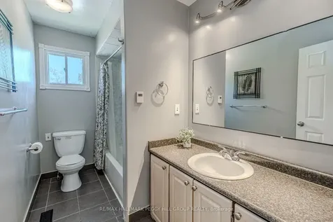 20 Shelley Lane Barrie ON L4N 4X8