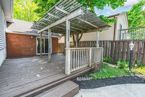 20 Shelley Lane Barrie ON L4N 4X8