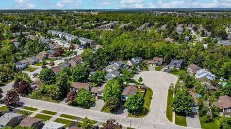 20 Shelley Lane Barrie ON L4N 4X8