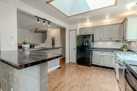 20 Shelley Lane Barrie ON L4N 4X8