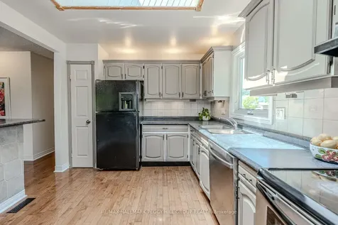 20 Shelley Lane Barrie ON L4N 4X8