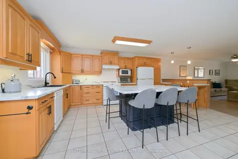 107 Huronia Road Barrie ON L4N 4G1