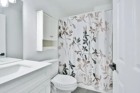 105 Monique Crescent Barrie ON L4M 6Y5