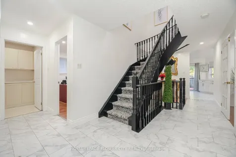 35 Jones Drive Barrie ON L4M 6H7