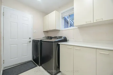 35 Jones Drive Barrie ON L4M 6H7