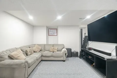 35 Jones Drive Barrie ON L4M 6H7