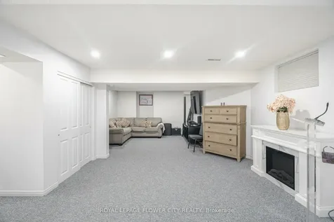 35 Jones Drive Barrie ON L4M 6H7