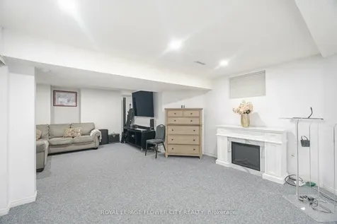 35 Jones Drive Barrie ON L4M 6H7