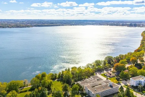 35 Jones Drive Barrie ON L4M 6H7