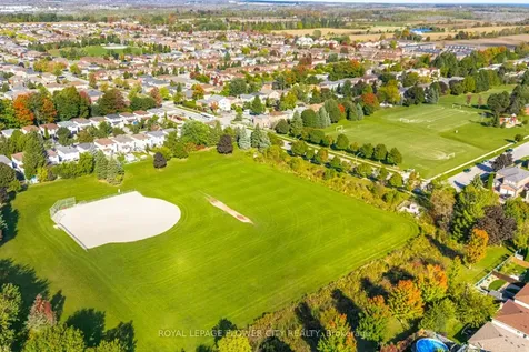 35 Jones Drive Barrie ON L4M 6H7