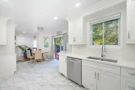 35 Jones Drive Barrie ON L4M 6H7