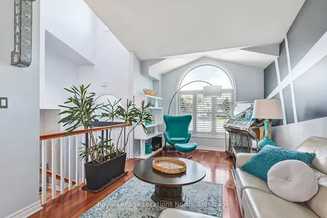 10 Mcintosh Gate Collingwood ON L9Y 5B6