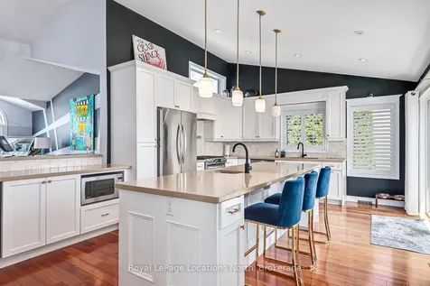 10 Mcintosh Gate Collingwood ON L9Y 5B6