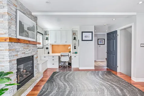 10 Mcintosh Gate Collingwood ON L9Y 5B6