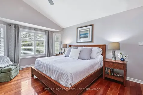 10 Mcintosh Gate Collingwood ON L9Y 5B6