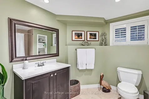 10 Mcintosh Gate Collingwood ON L9Y 5B6