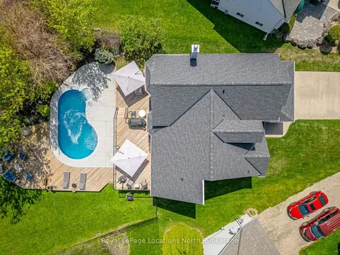 10 Mcintosh Gate Collingwood ON L9Y 5B6