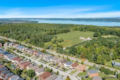 64 Westminster Circle Barrie ON L4M 0A5