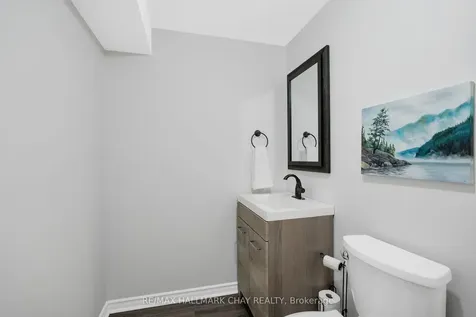 231 Mapleton Avenue Barrie ON L4N 8T3