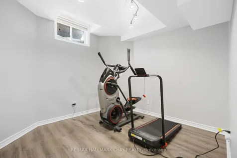 231 Mapleton Avenue Barrie ON L4N 8T3