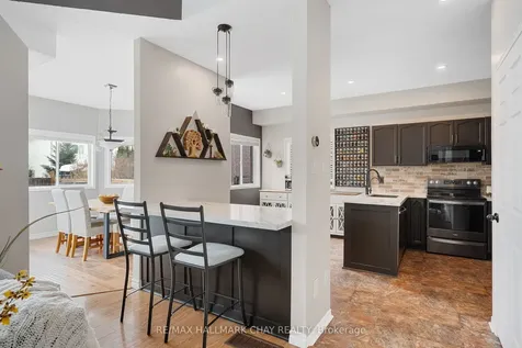 231 Mapleton Avenue Barrie ON L4N 8T3